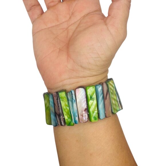 Vintage Mother-Of-Pearl Stretch Bracelet With Multicolor Shell Design - Picture 7 of 7